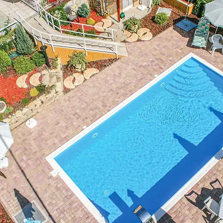 0-bedroom In Apartment *